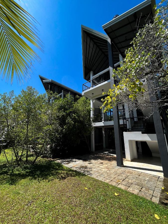 Karawwa Luxury Villas Hikkaduwa Buitenkant foto